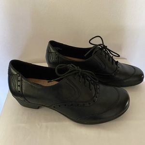 Earth Origin Shoes Sz 8M